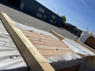 Ca. 96x Douglas palen geschaafd, 90x90mm, lengte 300cm